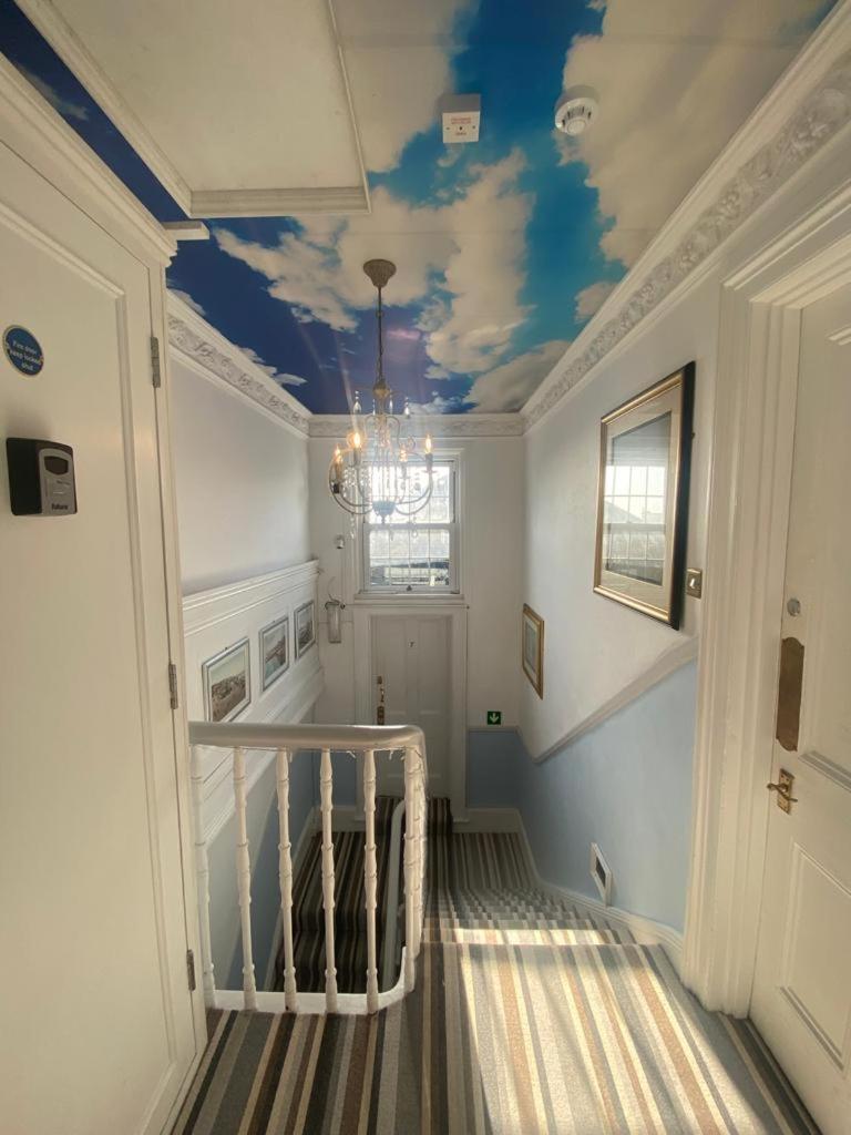Innit Blue Sky Hove Exterior foto